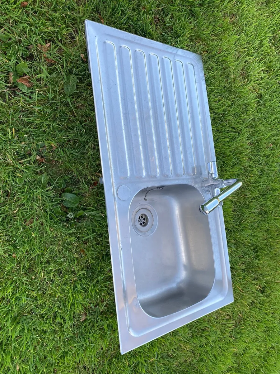 Kitchen sink - Image 1