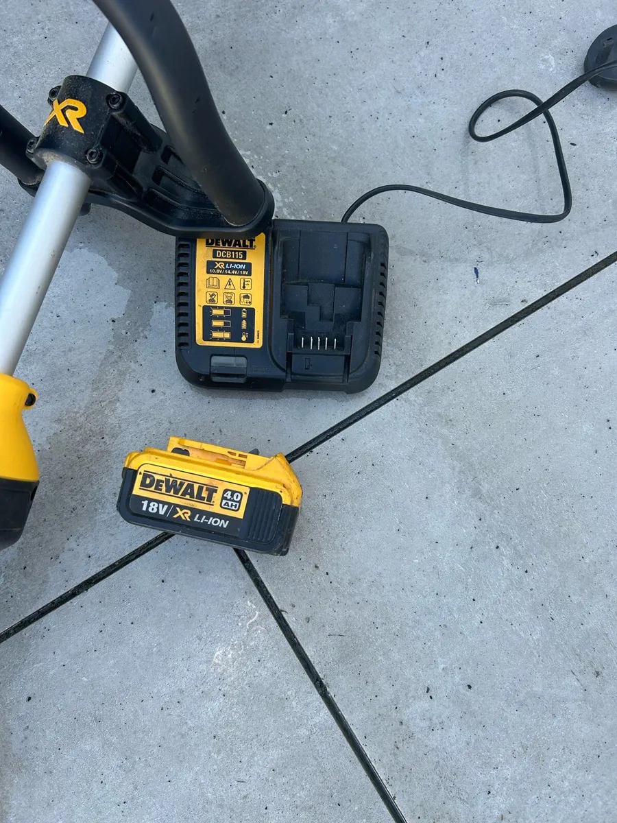 Dewalt cordless trimmer 18V - Image 3