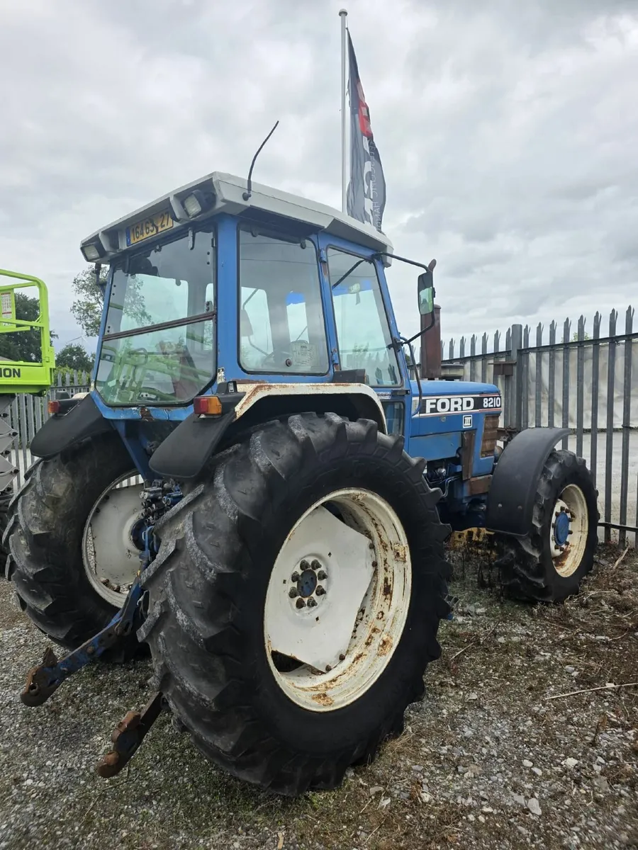 Ford 8210 Series 3 - Image 2