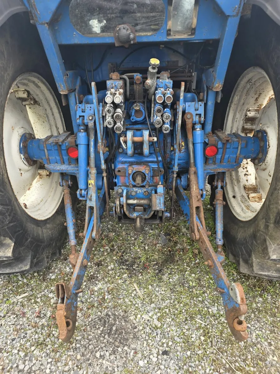 Ford 8210 Series 3 - Image 3