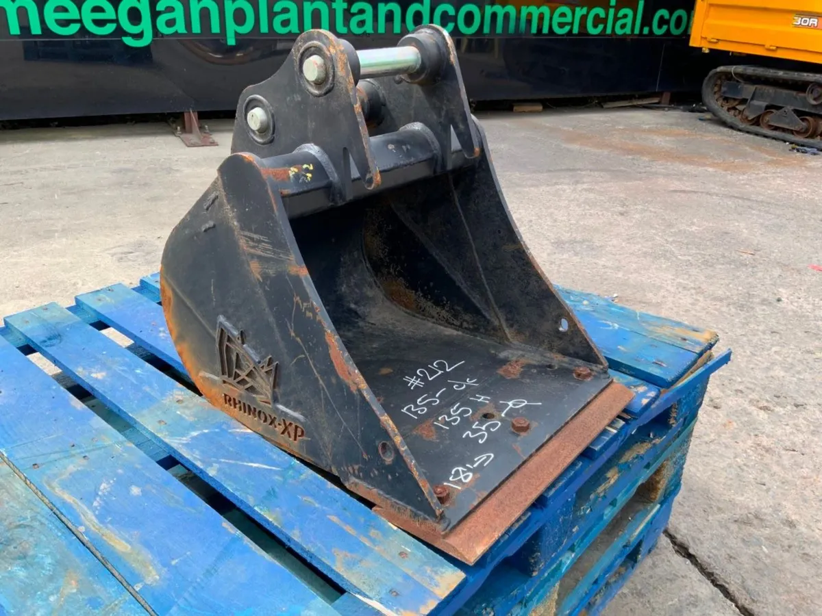 UNUSED 18" RHINOX  BUCKET......35mm PINS....212w. - Image 3