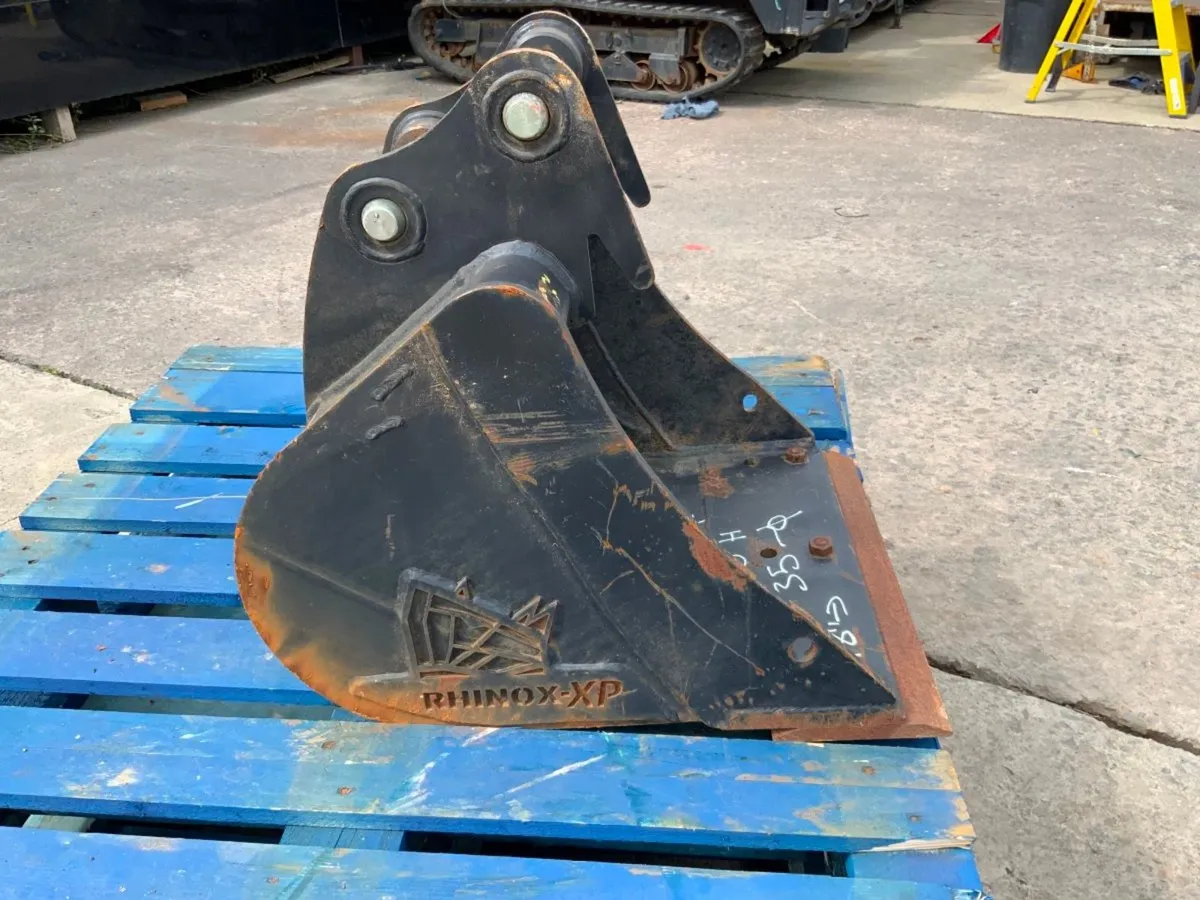 UNUSED 18" RHINOX  BUCKET......35mm PINS....212w. - Image 4