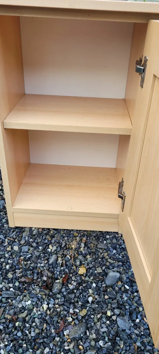 Free Cabinet - Image 3