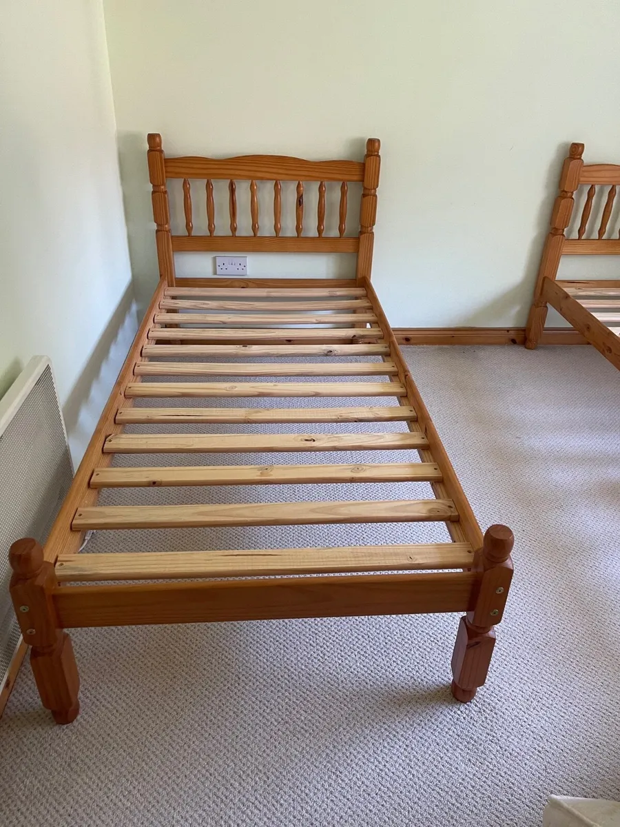 2 single beds drop leaf kitchen table - Image 3