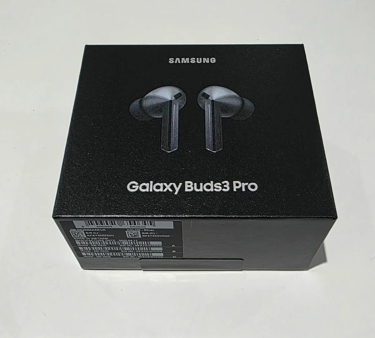 Brand new unsealed samsung buds3 pro - Image 1