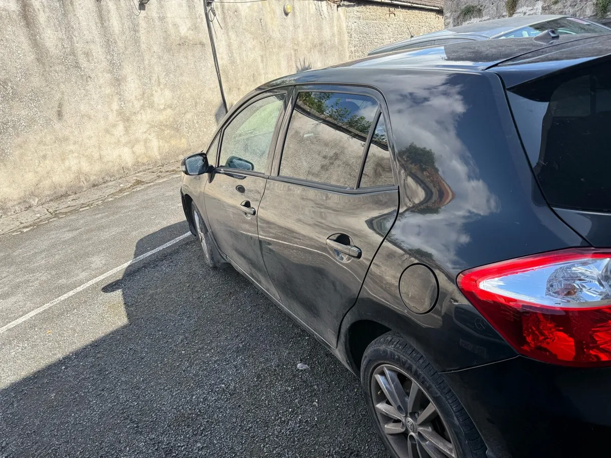 Toyota Auris - Image 2