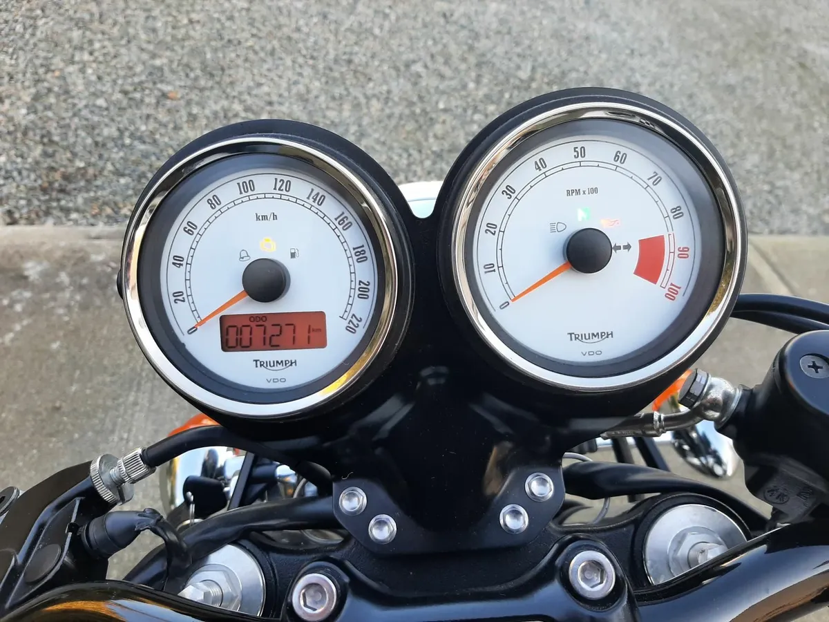 Triumph Thruxton Ace Cafe  2014 - Image 3