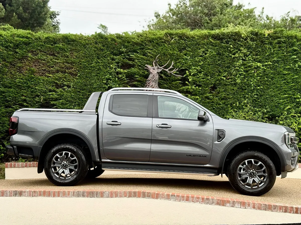 Ford Ranger 2025 3.0V6 DIESEL with vat - Image 3