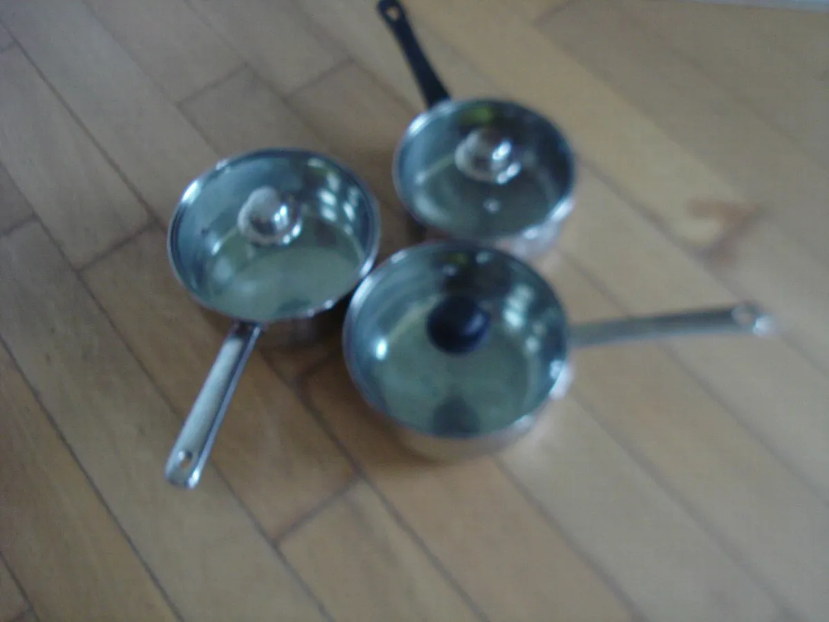 3 UNUSED STAINLESS STEEL COOKING POTS. - Image 2