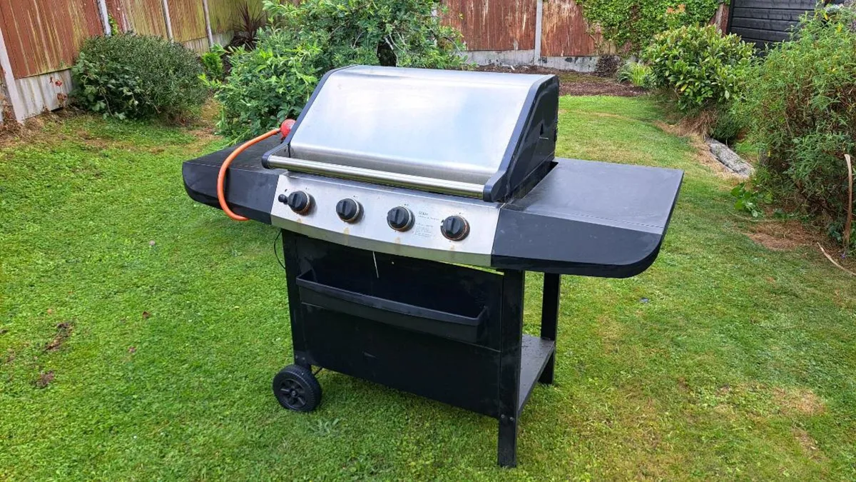 Gas BBQ - Image 1