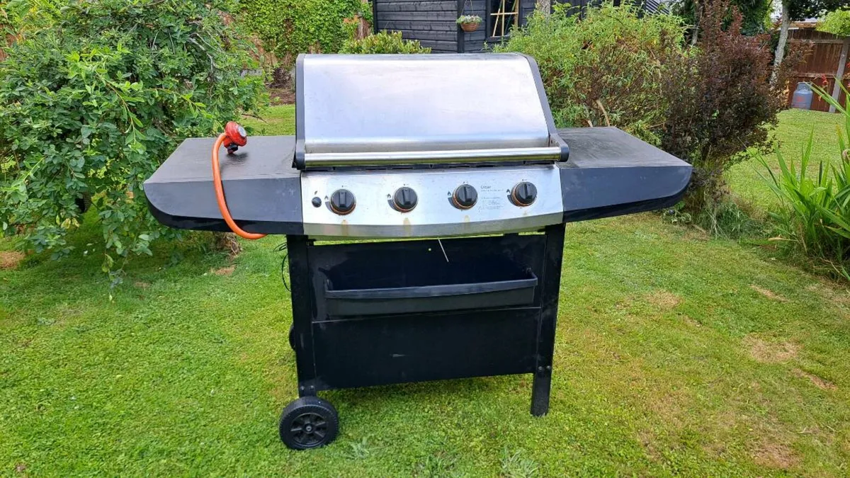 Gas BBQ - Image 3