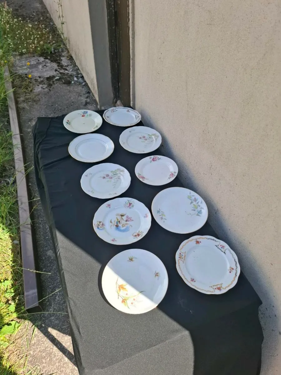 Lot of 10 china sides plates postage possible - Image 1