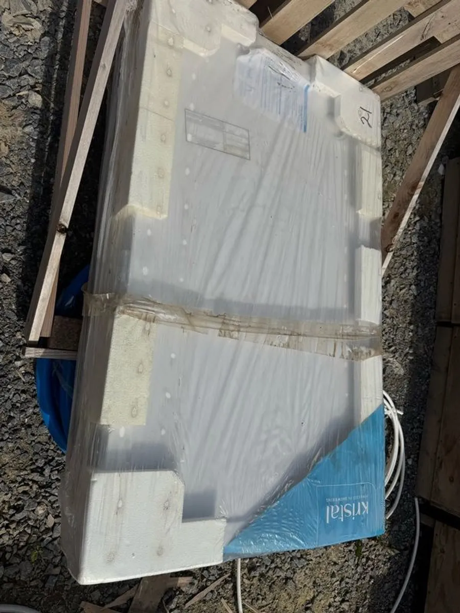 shower tray - Image 1