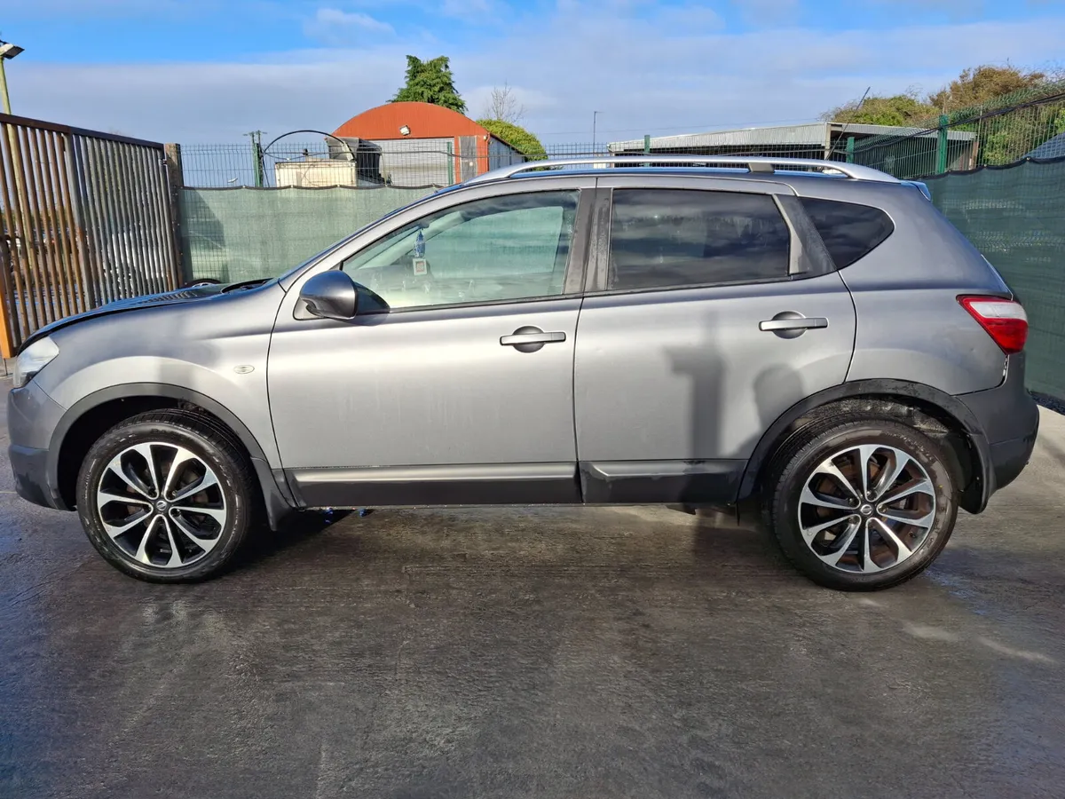 2014 Nissan Qashqai Light damage!! - Image 4