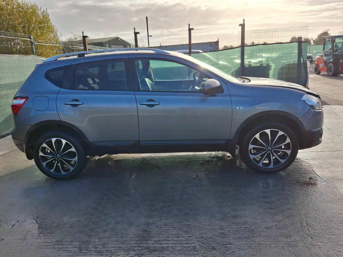 2014 Nissan Qashqai Light damage!! - Image 3