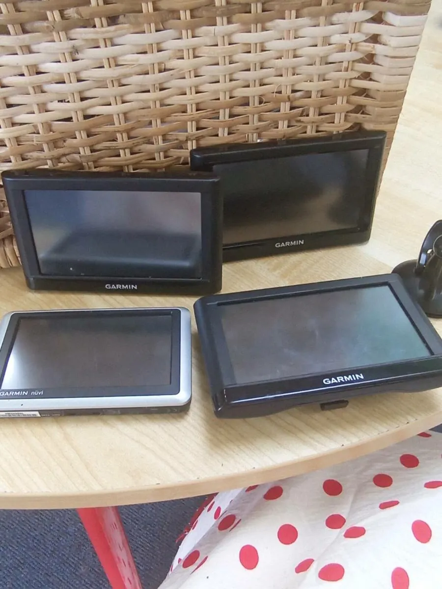 Garmin sat navs