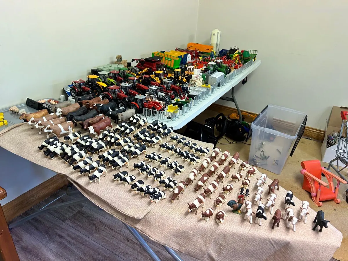 Model farm Sheds,fields,tractors,other,machinery - Image 1
