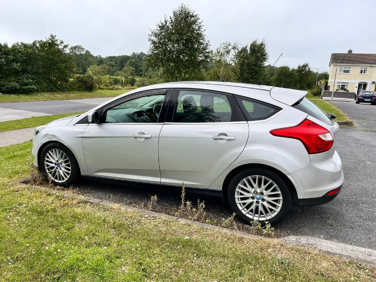 Ford Focus 2011 - Image 3
