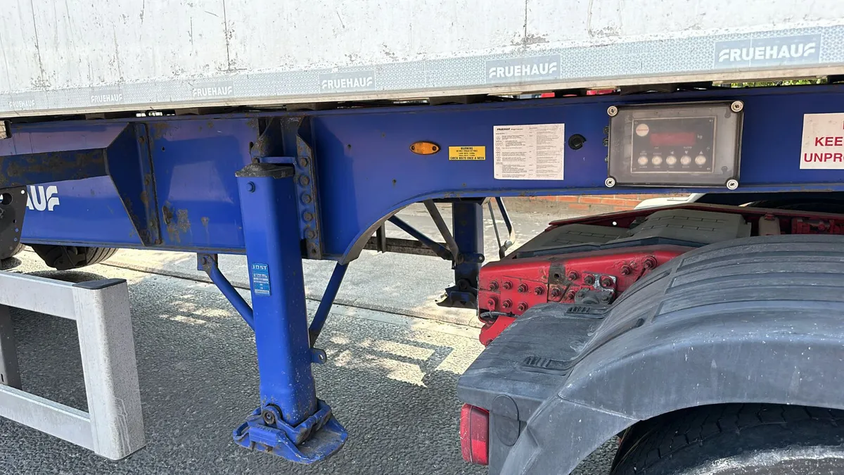 2017 FRIEHAUF Tipping trailer 70 yard electric cov - Image 3