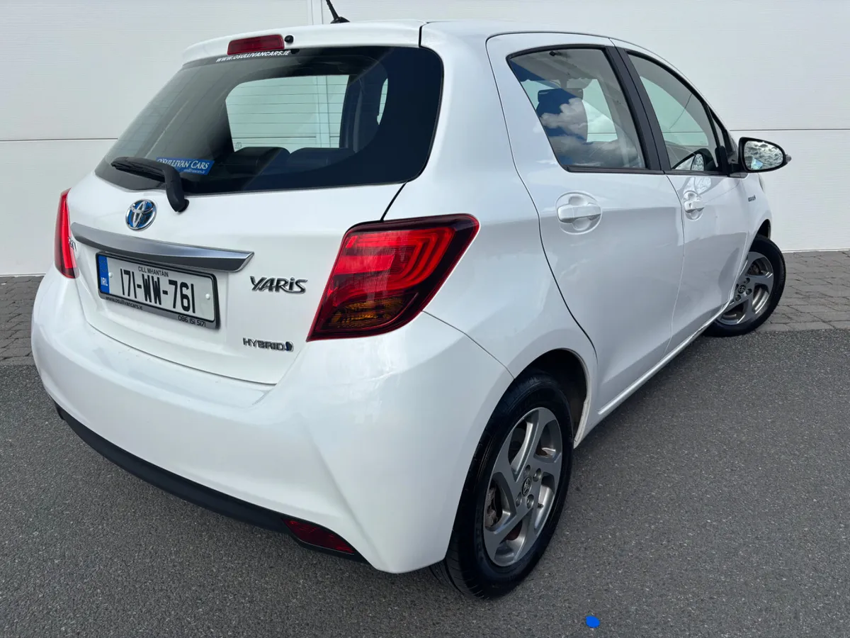 2017 TOYOTA YARIS LUXURY HYBRID LOW KMS IRISH CAR - Image 2