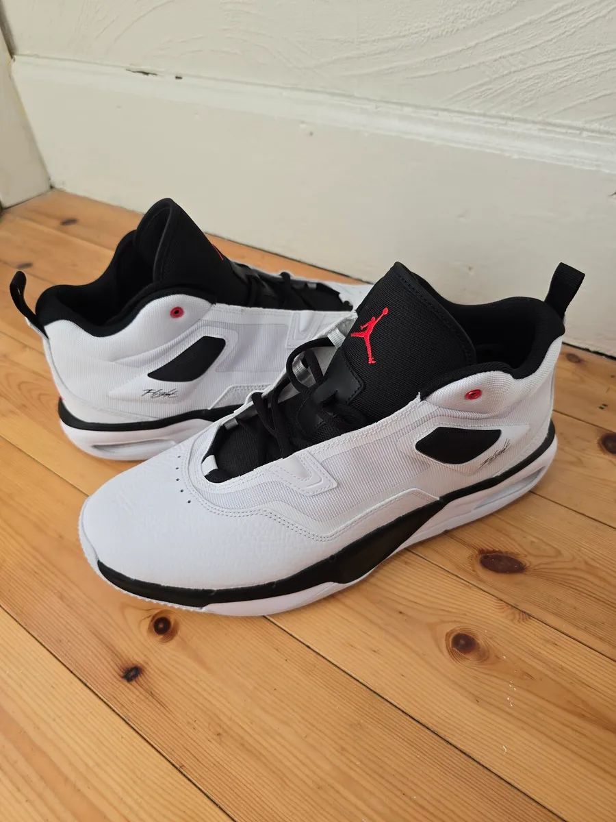 Jordans Stay Loyal - Image 1