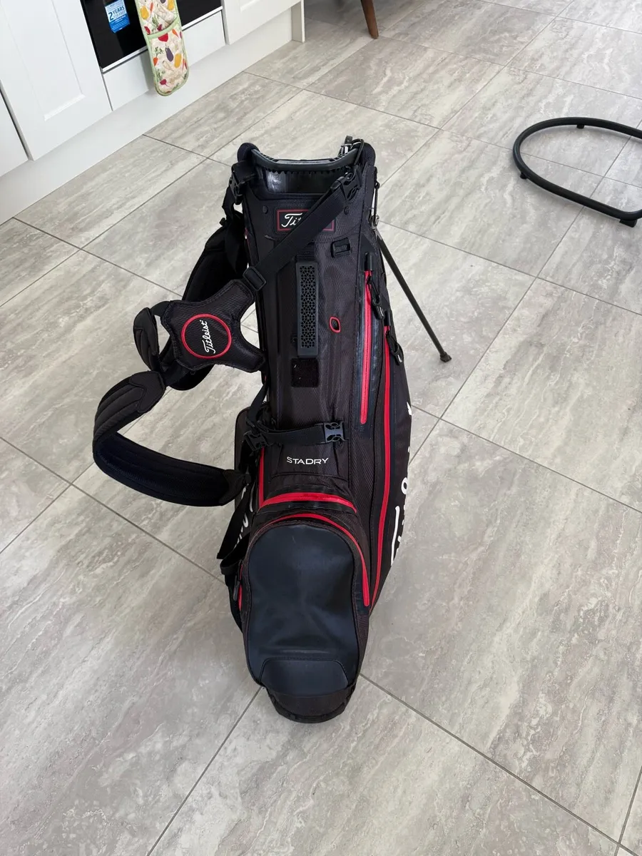 Titleist StayDry Stand Bag - Image 2