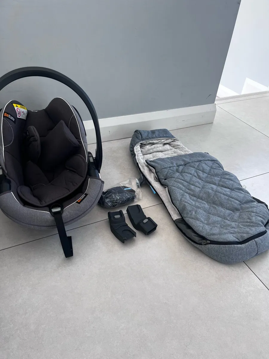 Uppababy V2 & Car Seat - Image 4