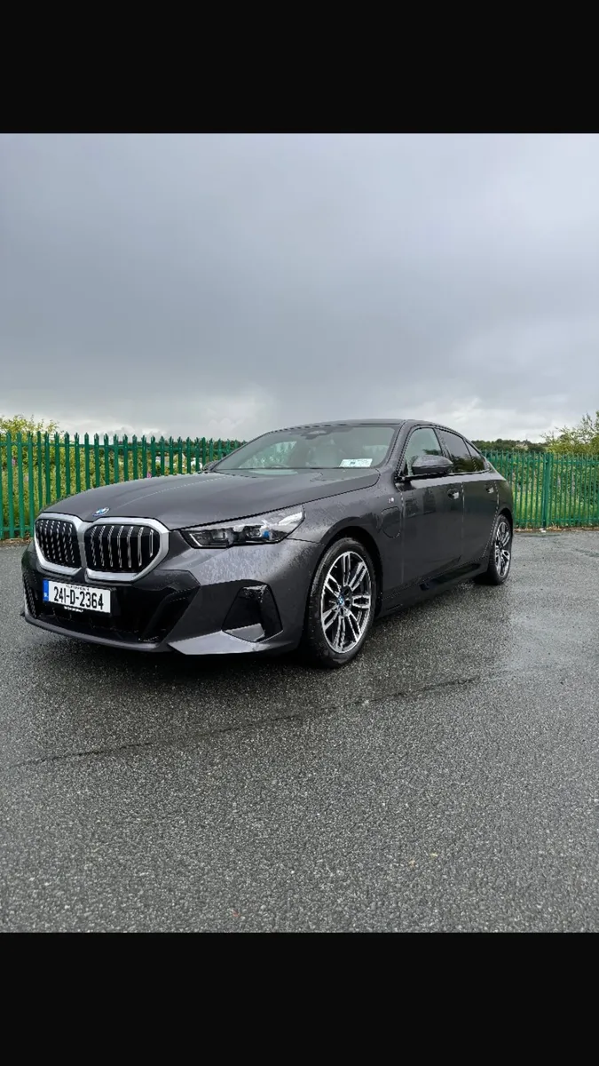 BMW 5-Series 2024 - Image 1