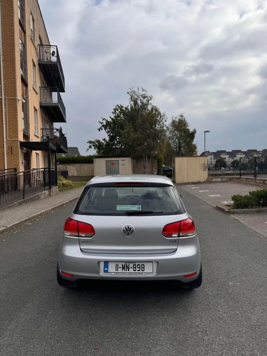 Volkswagen Golf 2011 1.6 TDI - Image 1