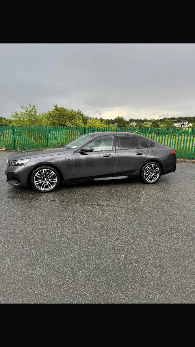 BMW 5-Series 2024 - Image 3