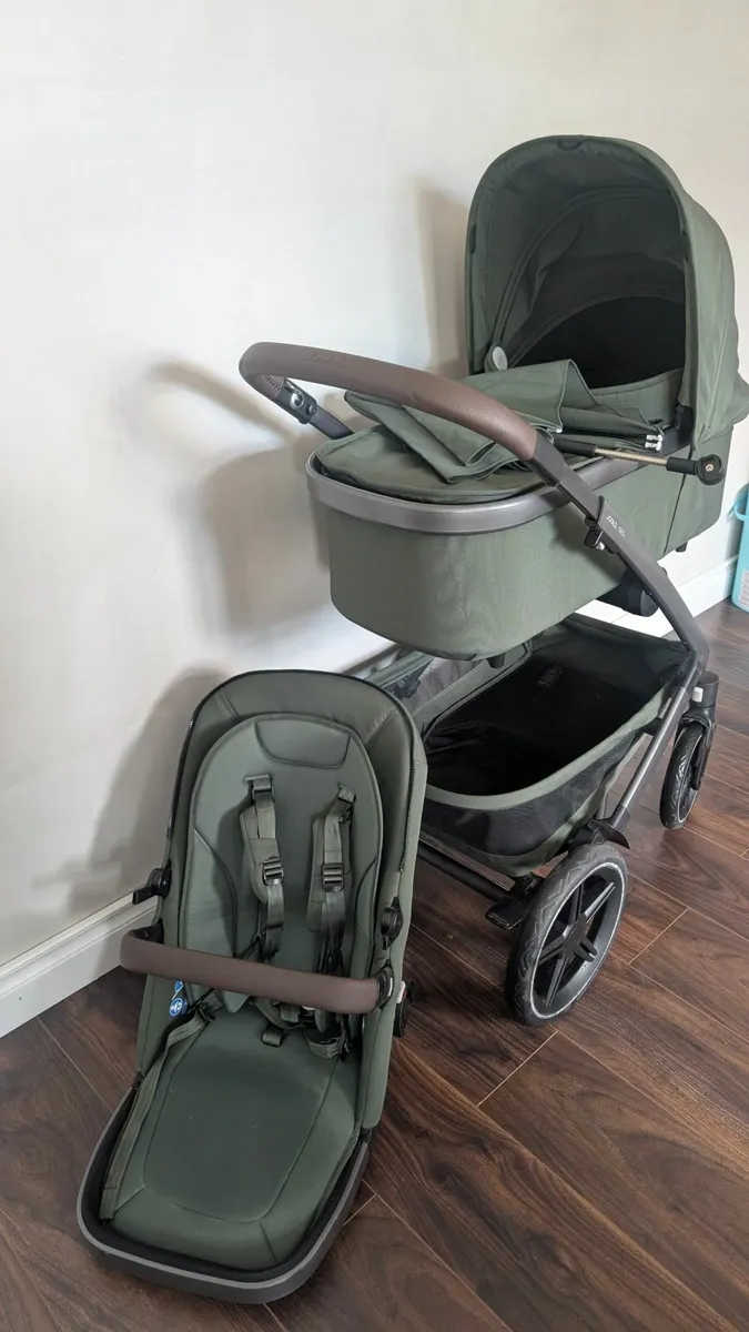 Pram and parts - Joolz Geo 3 (Forest Green) - Image 1