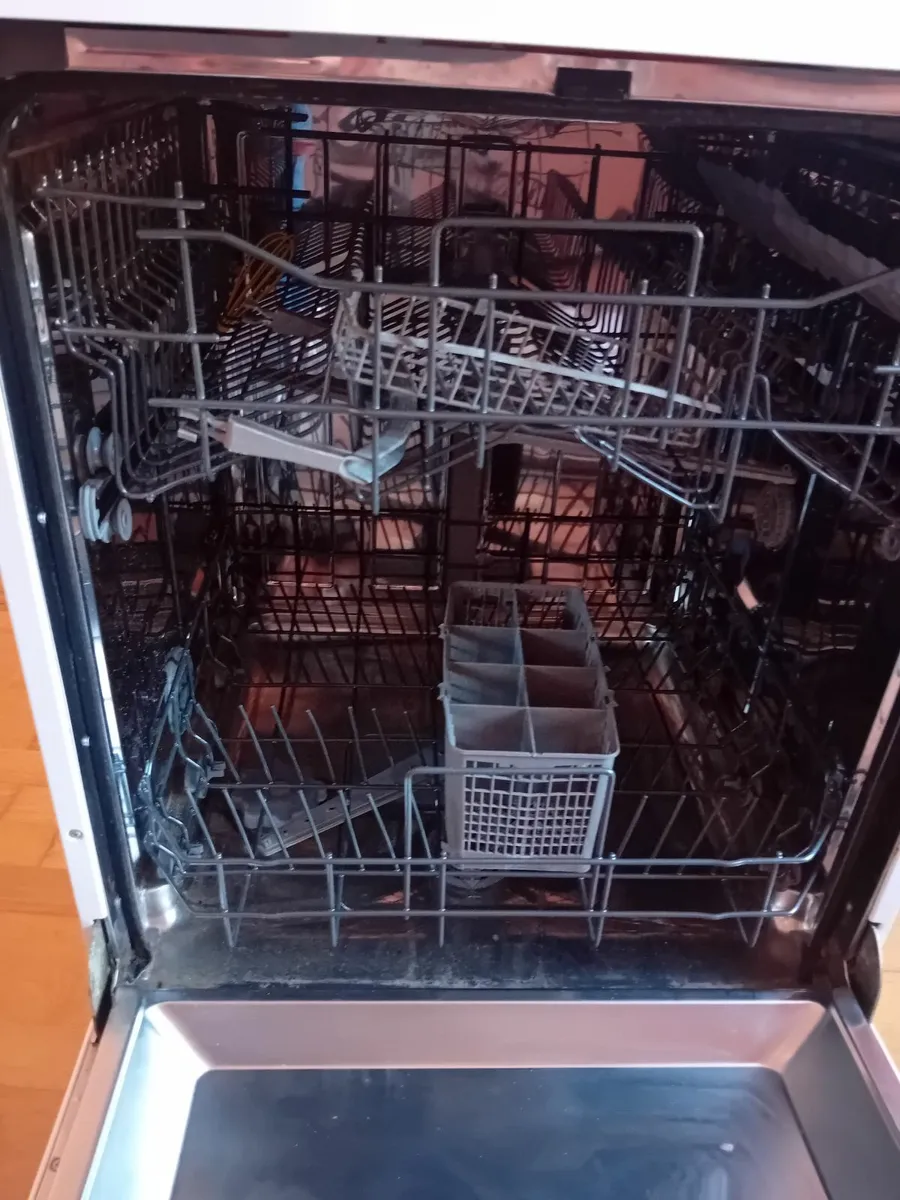Dishwasher - Image 3