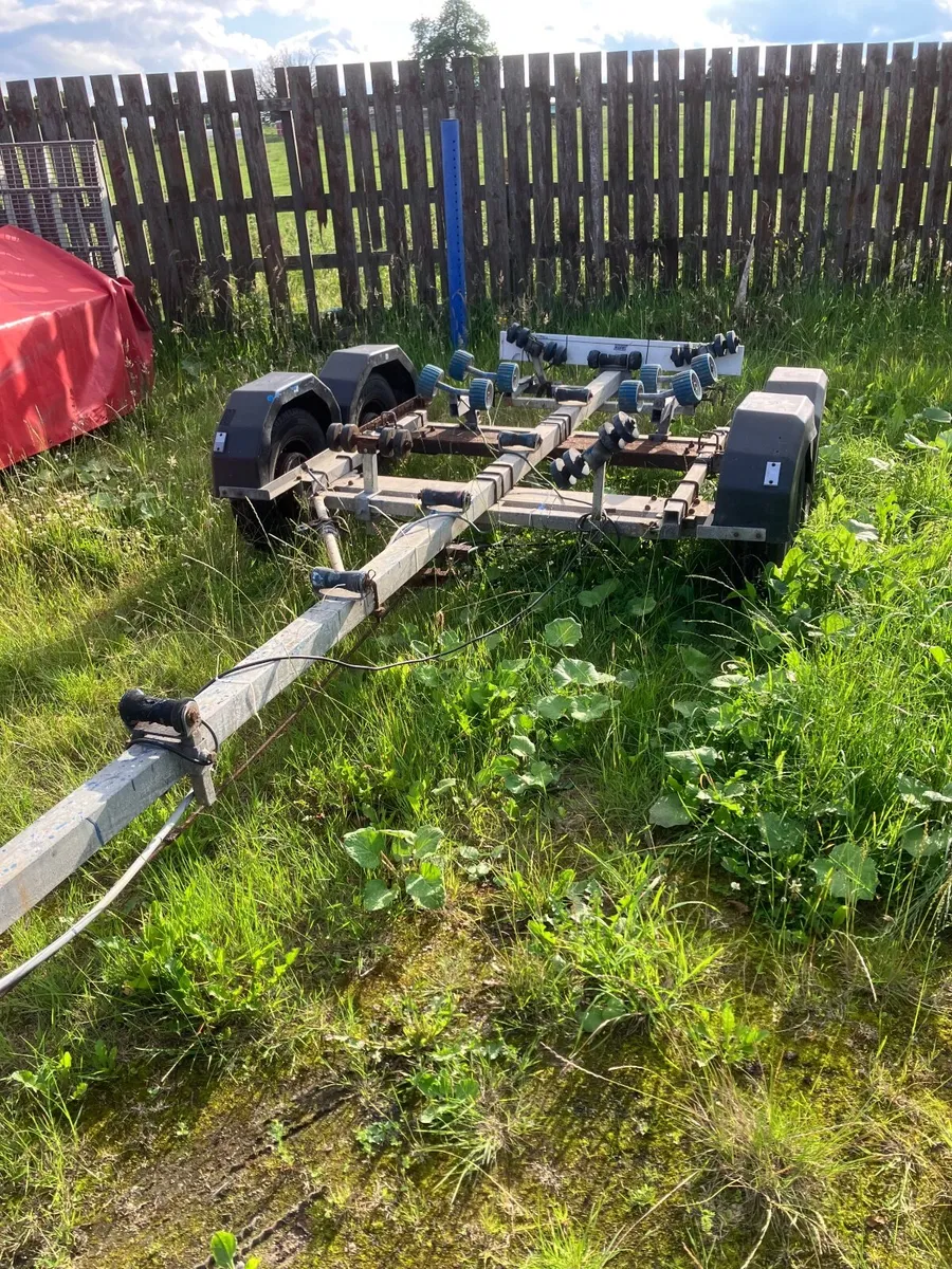 MULTI ROLLER BOAT TRAILER 4 WHEELED UP TO 21/22 FT - Image 1