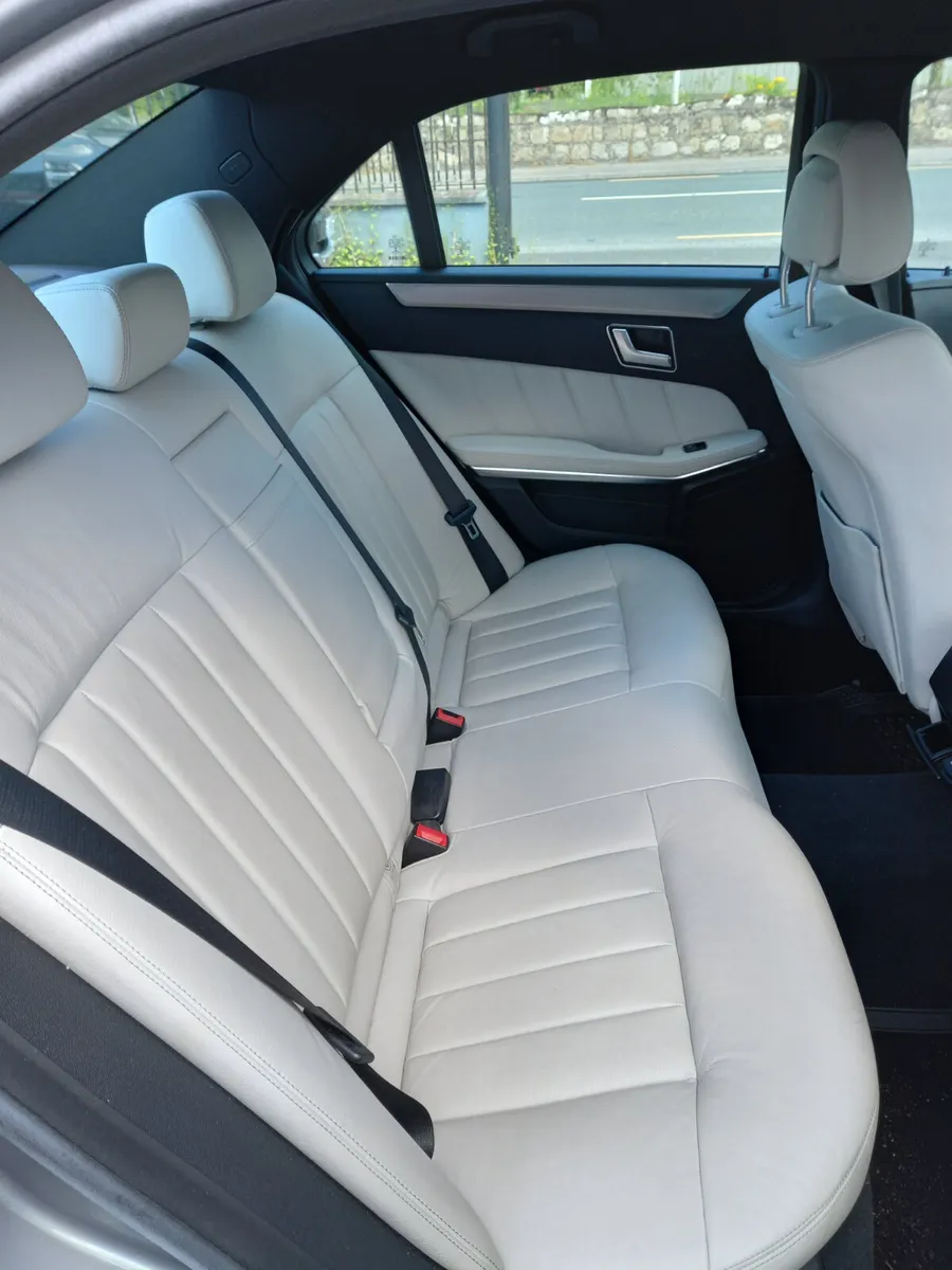 2014 Mercedes-Benz E-Class 2.1 Diesel Hybrid - Image 2