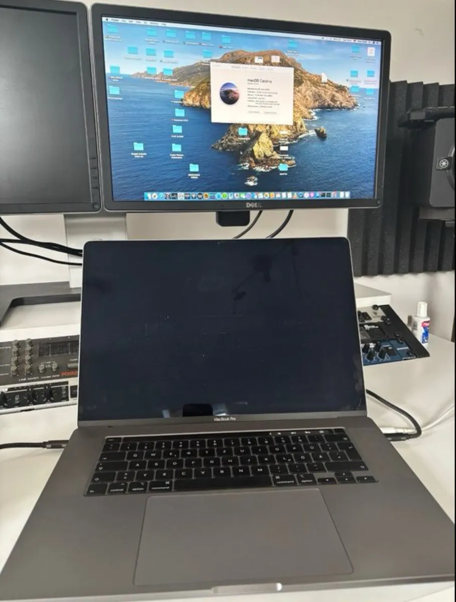 Macbook Pro 16“ i9 1Tb 16GB RAM - Image 1