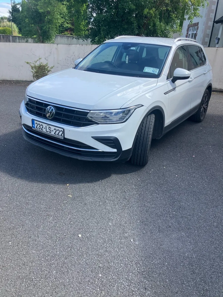 Volkswagen Tiguan 2023 - Image 2