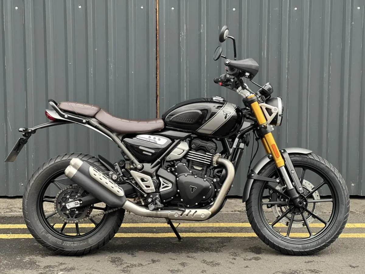 Ex-Demo 2024 Triumph Scrambler 400 X – Phantom Bla - Image 1