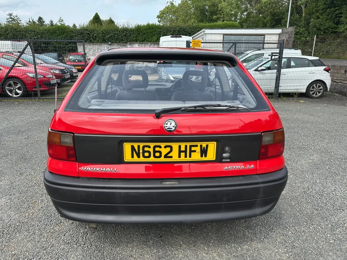Vauxhall Astra 1995 - Image 2