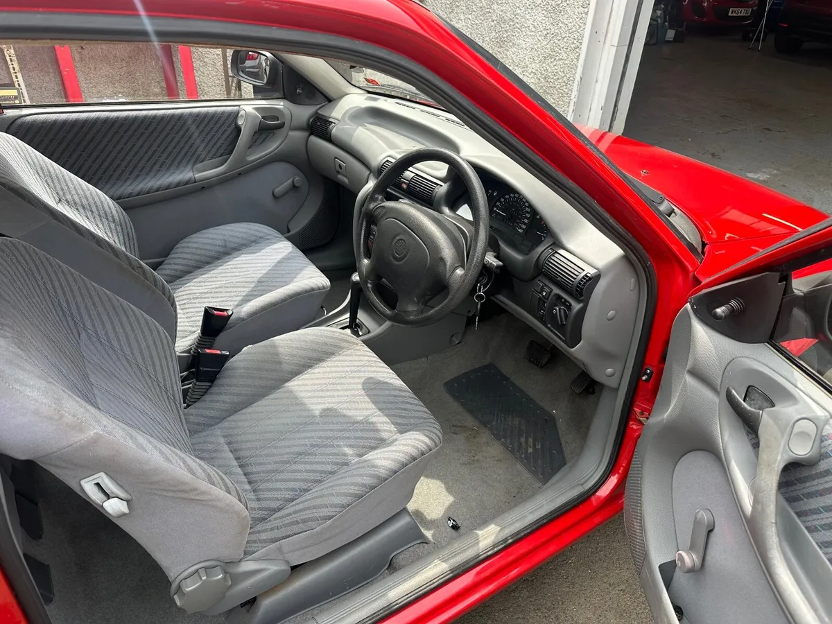Vauxhall Astra 1995 - Image 4