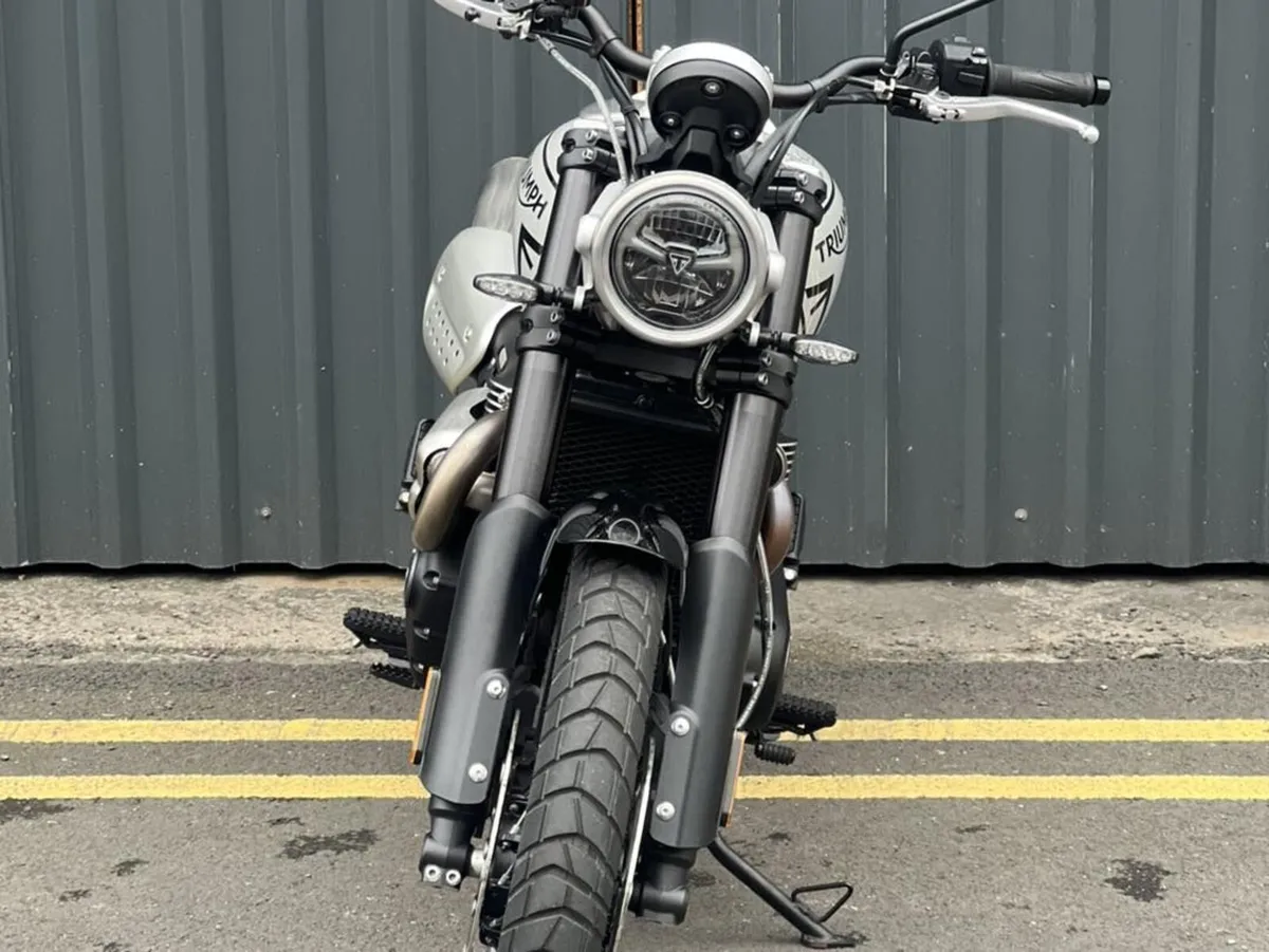 Ex-Demo 2024 Triumph Scrambler 1200 X - Image 2