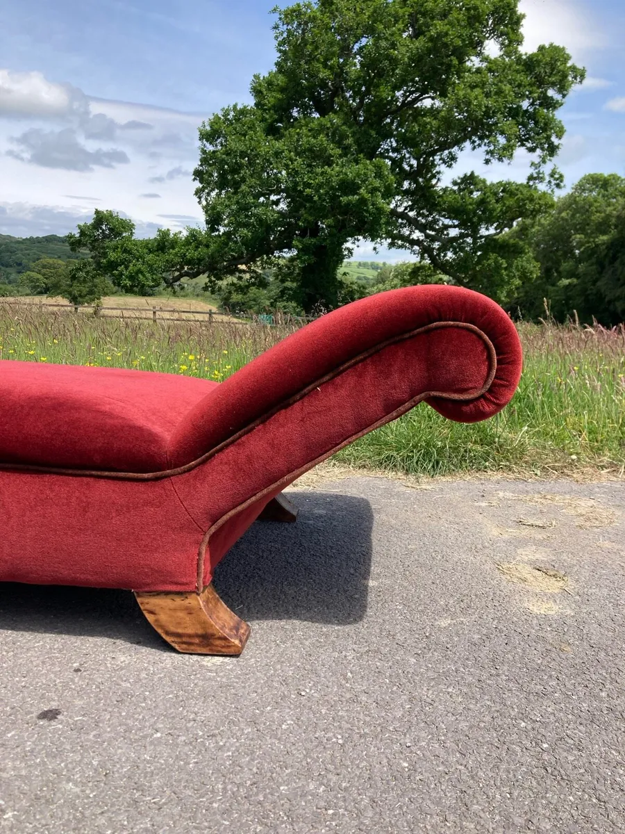 Antique Day Bed - Image 4