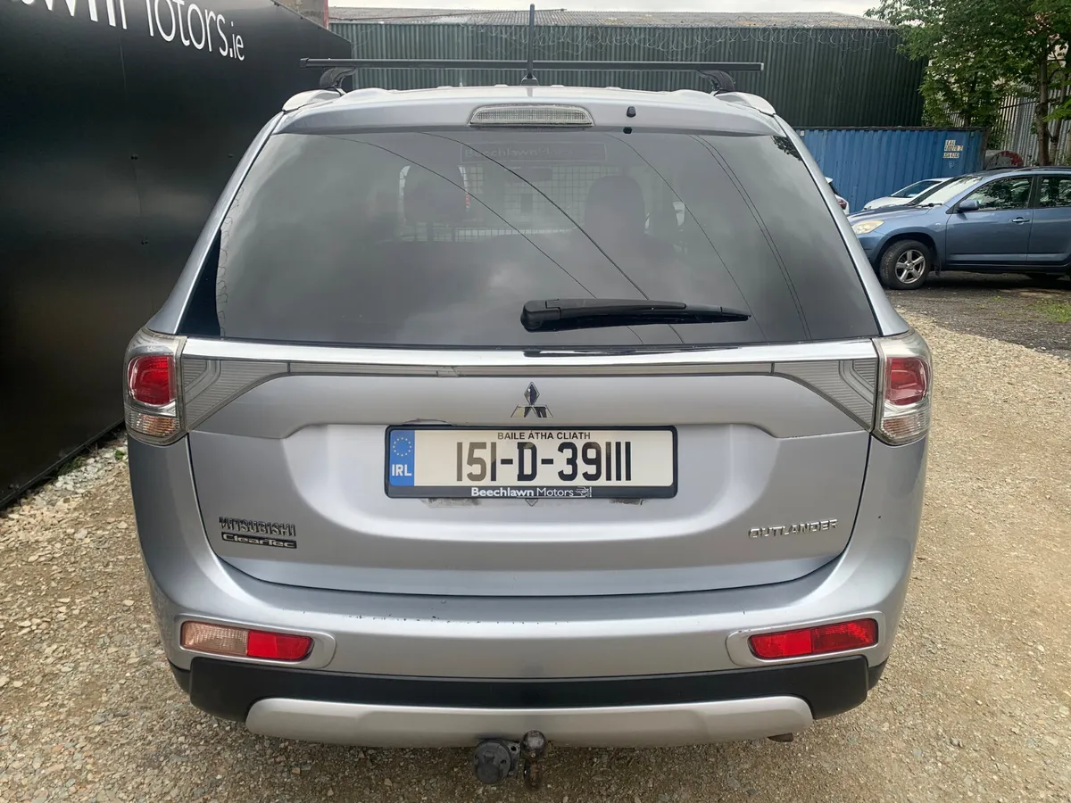 MITSUBISHI OUTLANDER 2.2 D-ID 4WD COMMERCIAL - Image 4