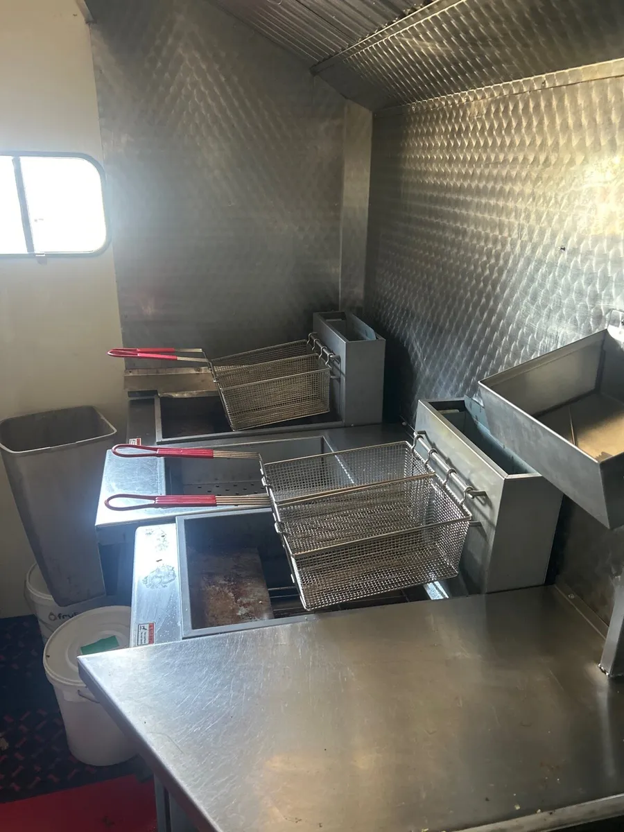 Catering concession unit - Image 4