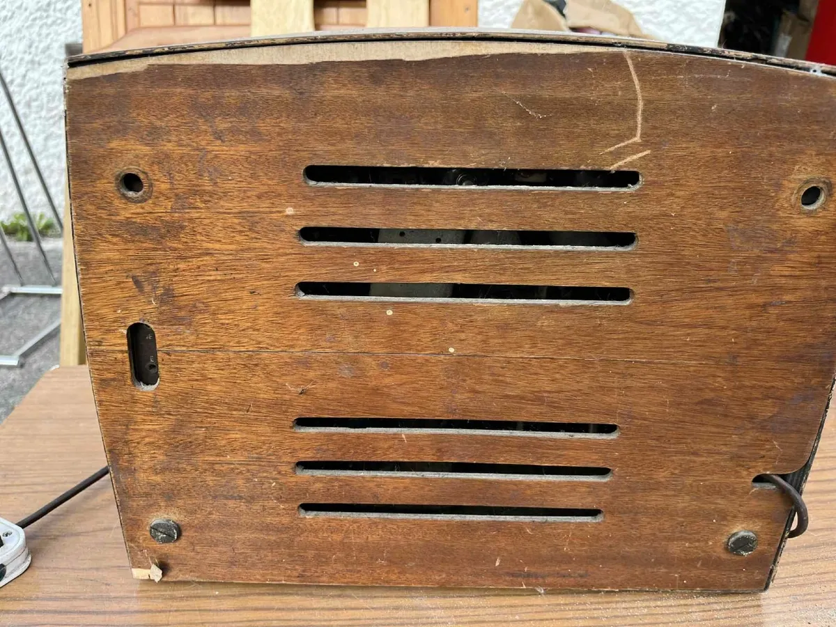 Antique Irish radio - Image 2