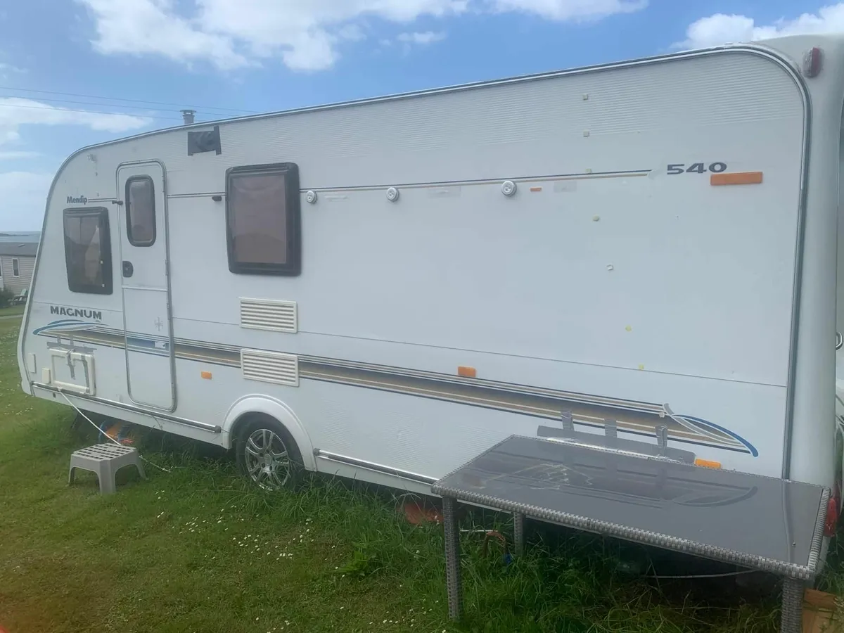 4 berth Caravan with Awning and Annex - Image 2