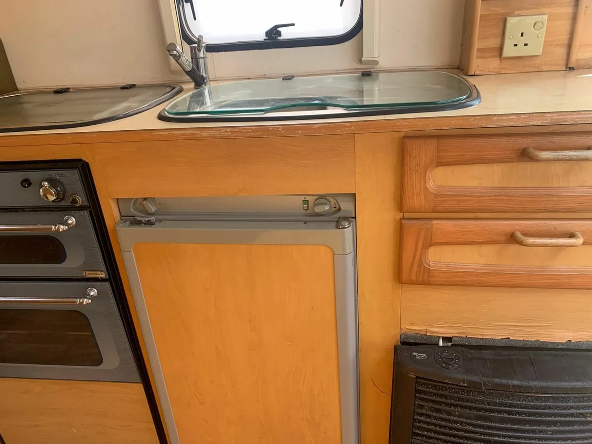 4 berth Caravan with Awning and Annex - Image 3
