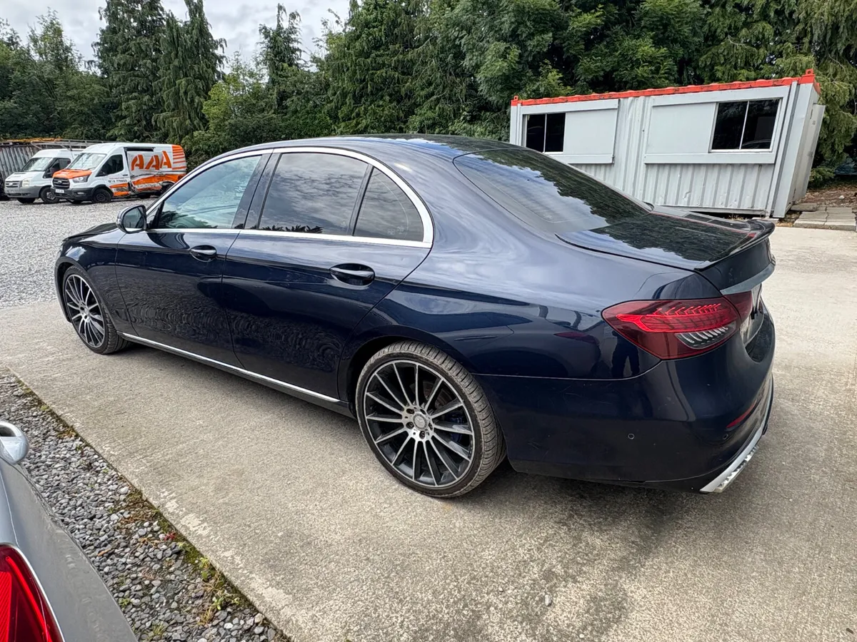 2019 Mercedes E-Class Automatic - Image 3