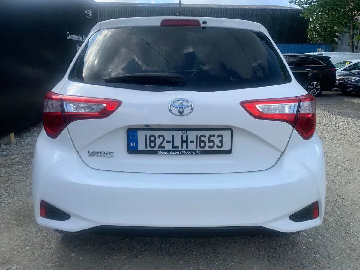 TOYOTA VITZ 1.3 AUTO 5DR - Image 4