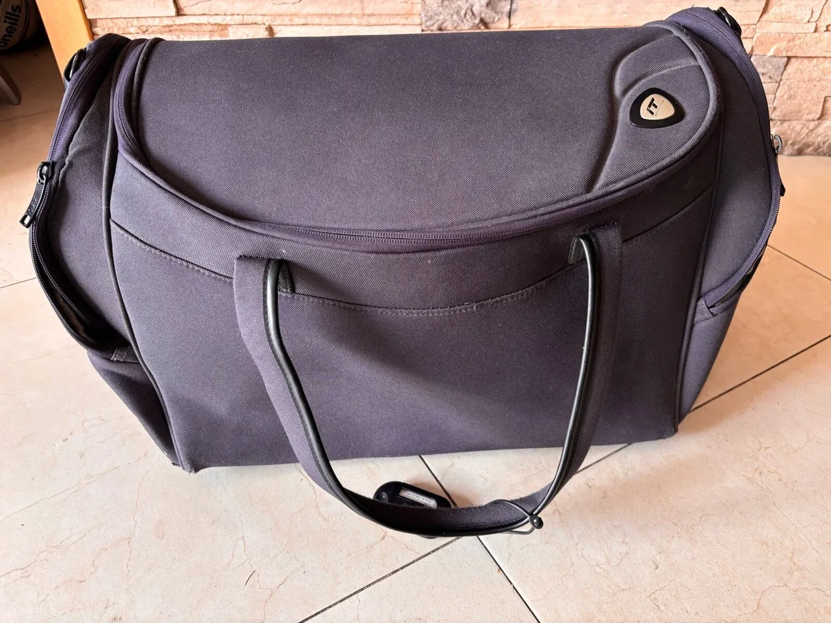 Travel bag / luggage / sports bag - Image 2