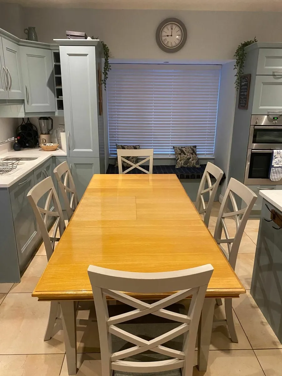 dining table - 6 chairs- extendable - Image 3